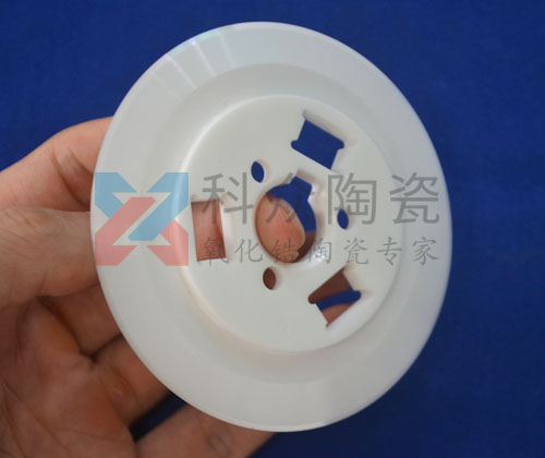 陶瓷刀具的優(yōu)缺點(diǎn)有哪些，我們應(yīng)注意什么？（