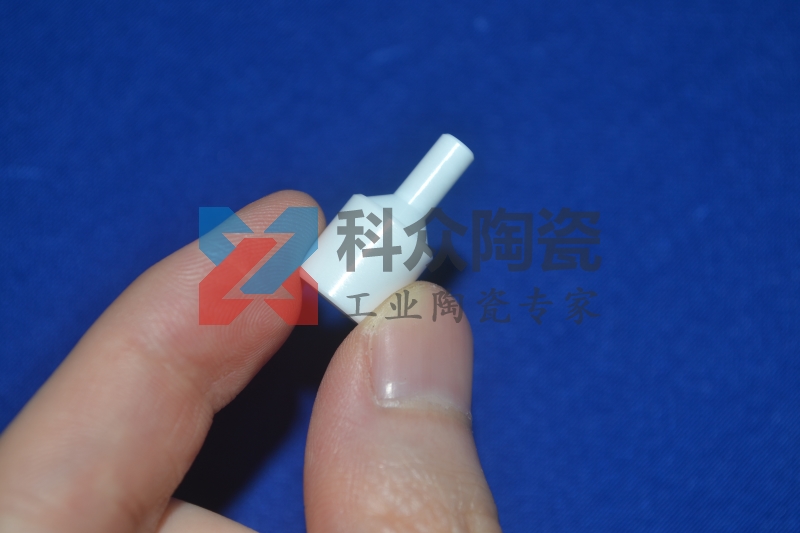 氧化鋯陶瓷推桿的特點(diǎn)體現(xiàn)在什么方面？